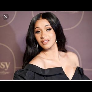 Meet your Posher, Jahnia